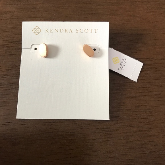 Kendra Scott stud earrings - Picture 1 of 2